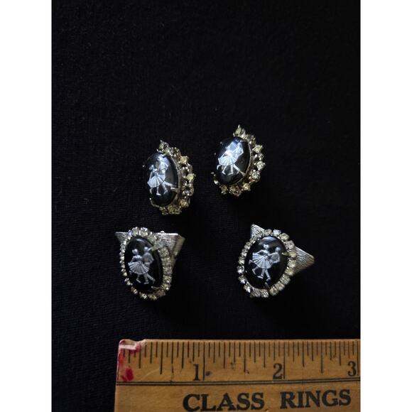 Charming 50s/ 60's square Dancing Couple Clip-On Earrings & Matching Collar Tips - Picture 2 of 11